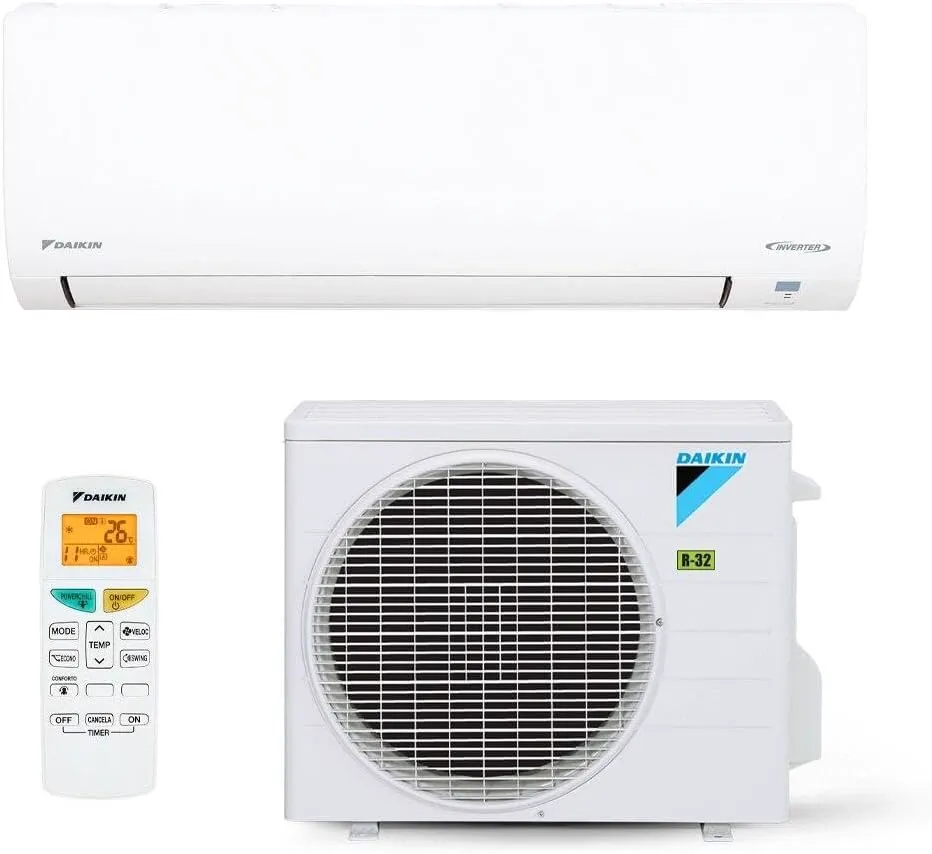Ar-condicionado split inverter Daikin EcoSwing Smart Gold com painel digital aceso